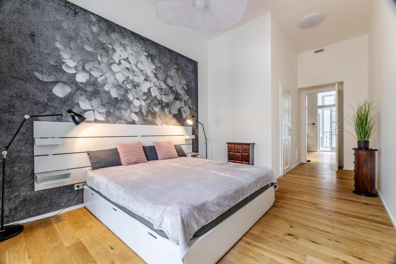 Elegant Apartments Located In The Centre Of Прага Екстер'єр фото