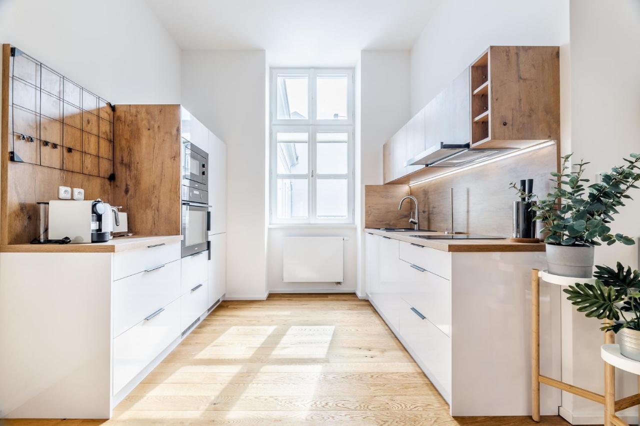 Elegant Apartments Located In The Centre Of Прага Екстер'єр фото