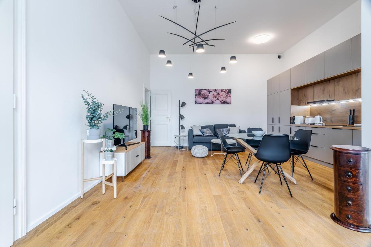 Elegant Apartments Located In The Centre Of Прага Екстер'єр фото