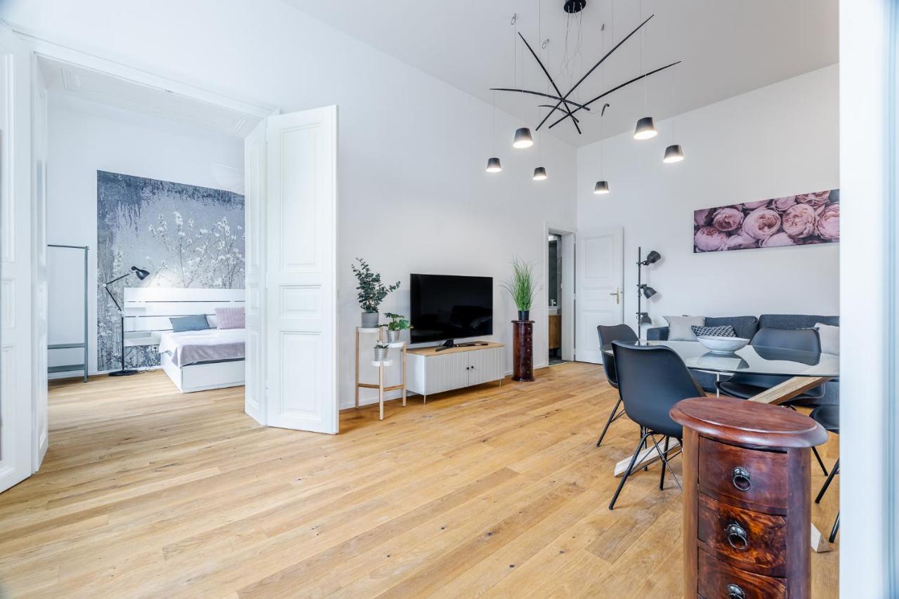 Elegant Apartments Located In The Centre Of Прага Екстер'єр фото